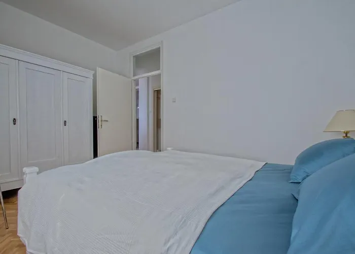 Apartment Ranch